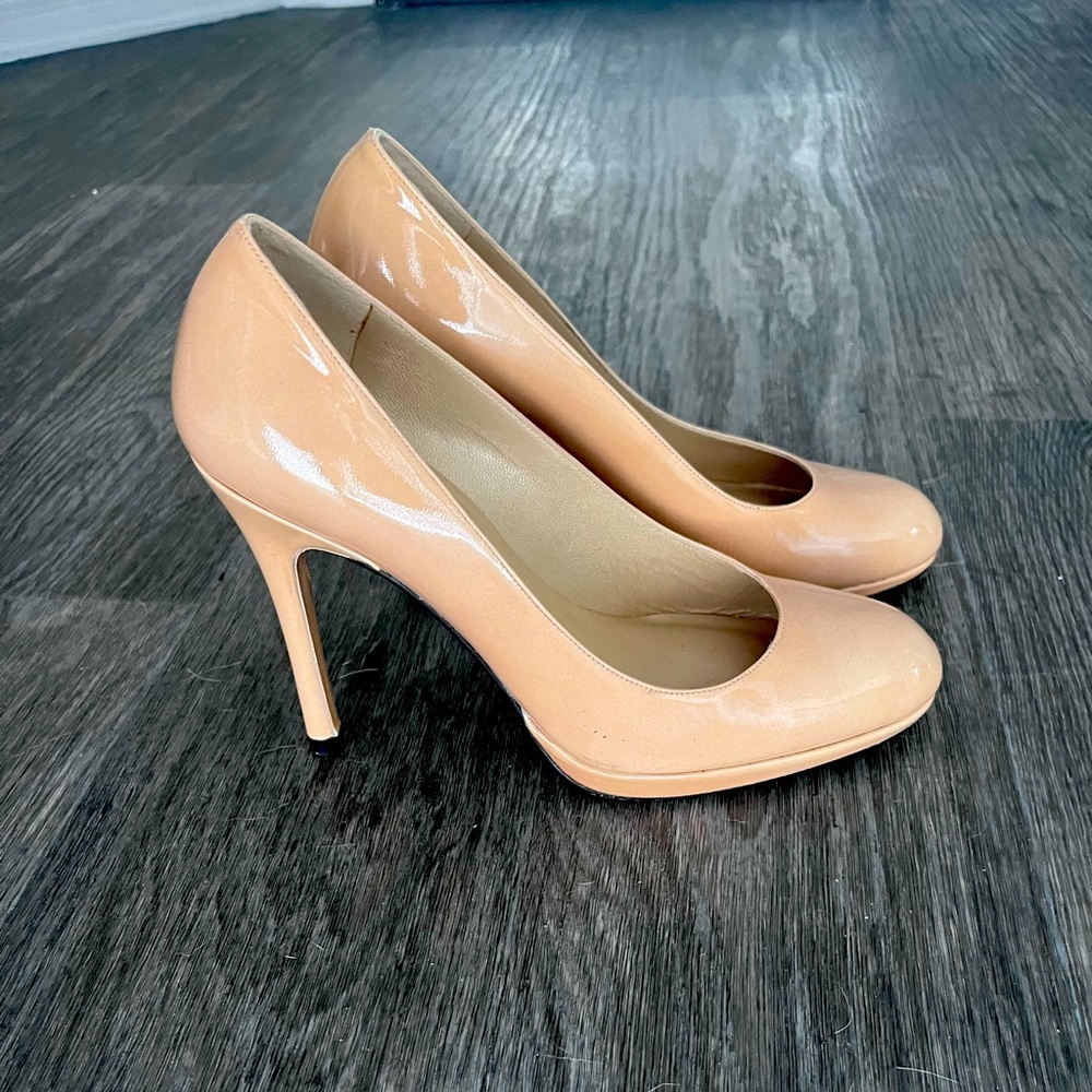 STUART WEITZMAN  Nude Patent Leather  Heels Dress Shoes Size 6.5M  Spain $340​​